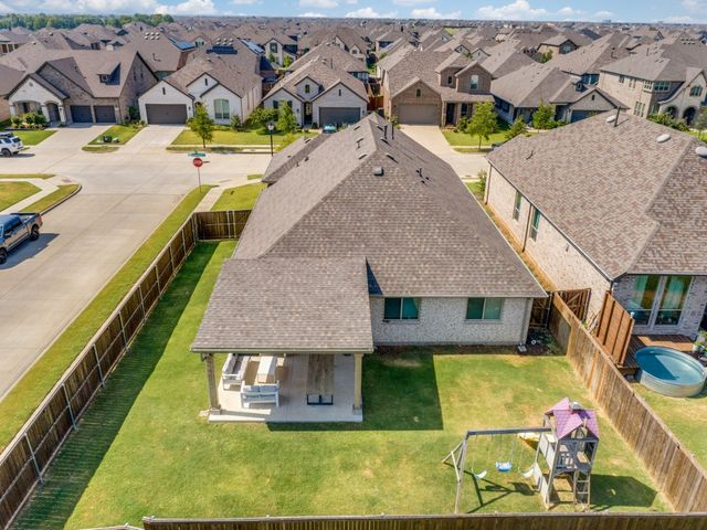 1337 Arrowwood Drive, Aubrey, TX 76227