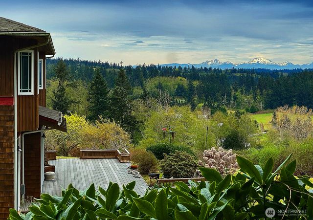 1864 Scenic Avenue, Freeland, WA 98249