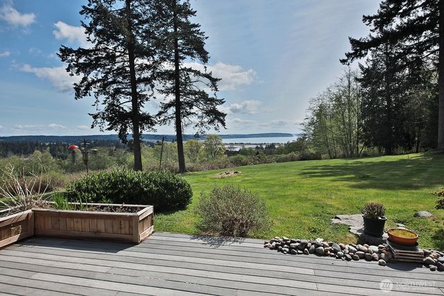 1864 Scenic Avenue, Freeland, WA 98249