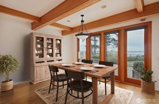 1864 Scenic Avenue, Freeland, WA 98249