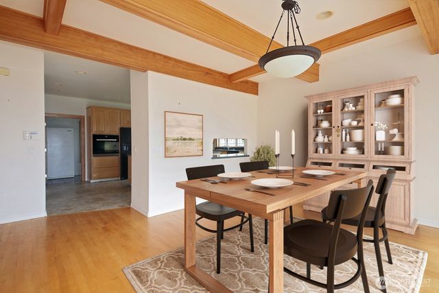 1864 Scenic Avenue, Freeland, WA 98249