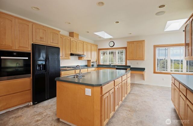 1864 Scenic Avenue, Freeland, WA 98249