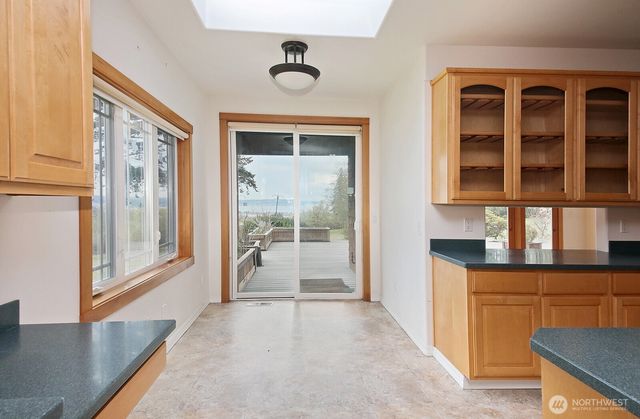 1864 Scenic Avenue, Freeland, WA 98249