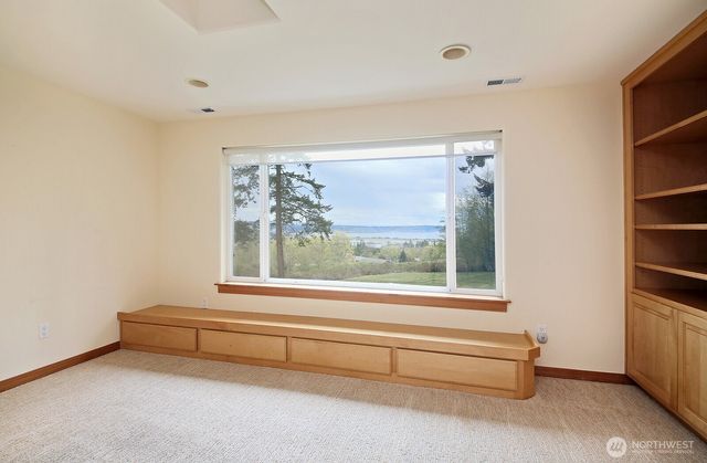 1864 Scenic Avenue, Freeland, WA 98249