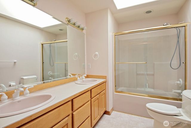 1864 Scenic Avenue, Freeland, WA 98249