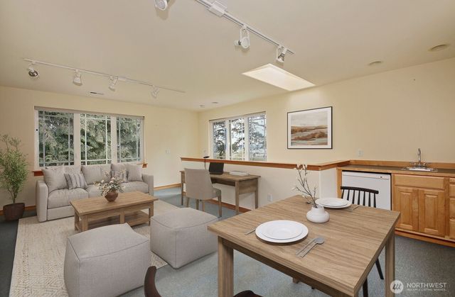 1864 Scenic Avenue, Freeland, WA 98249