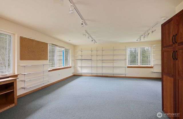 1864 Scenic Avenue, Freeland, WA 98249