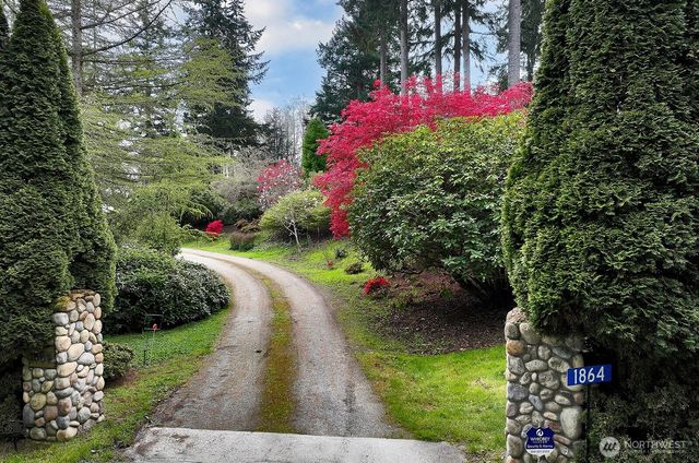 1864 Scenic Avenue, Freeland, WA 98249