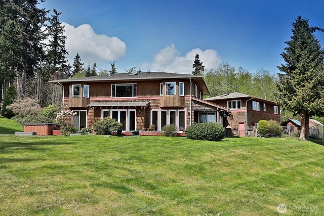 1864 Scenic Avenue, Freeland, WA 98249