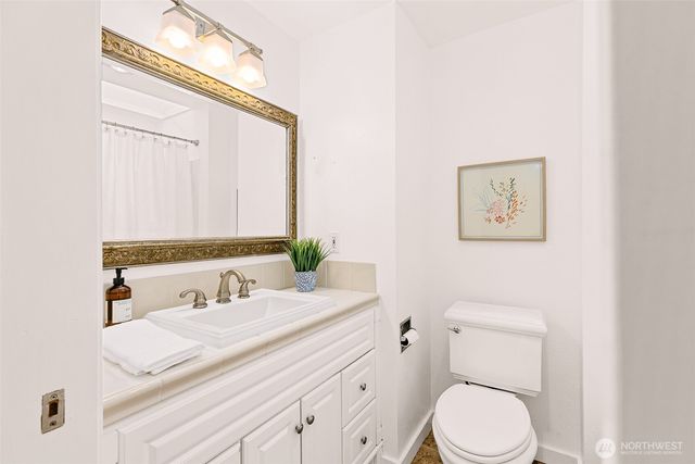 22120 Sea Vista NE, Poulsbo, WA 98370
