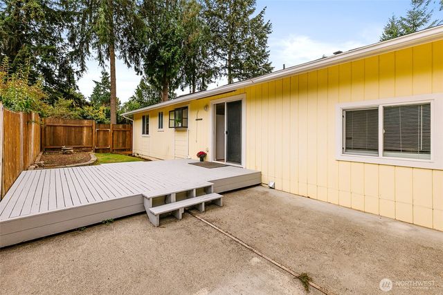 22120 Sea Vista NE, Poulsbo, WA 98370