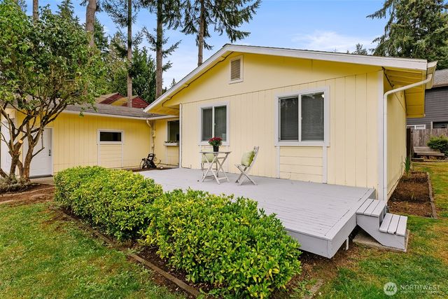 22120 Sea Vista NE, Poulsbo, WA 98370