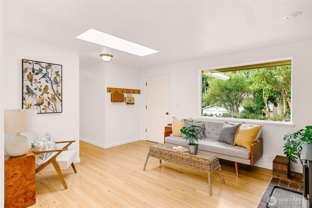 22120 Sea Vista NE, Poulsbo, WA 98370