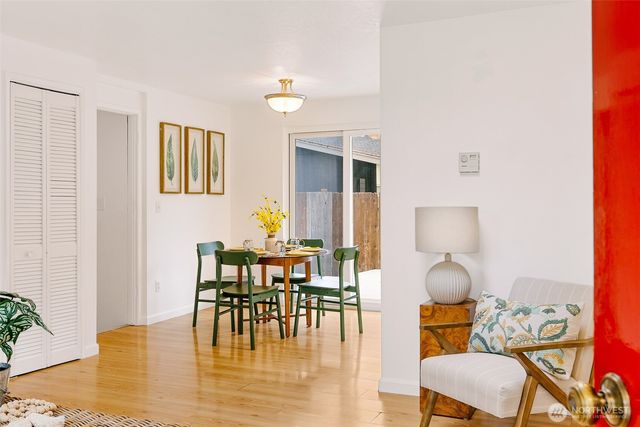 22120 Sea Vista NE, Poulsbo, WA 98370