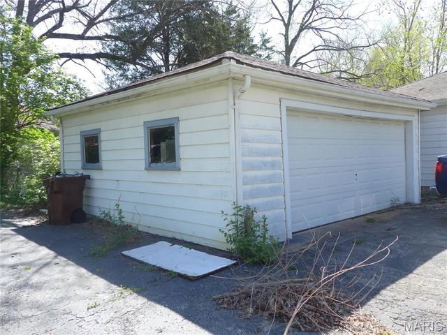 340 Wedge Drive, St Louis, MO 63135
