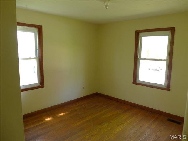 340 Wedge Drive, St Louis, MO 63135