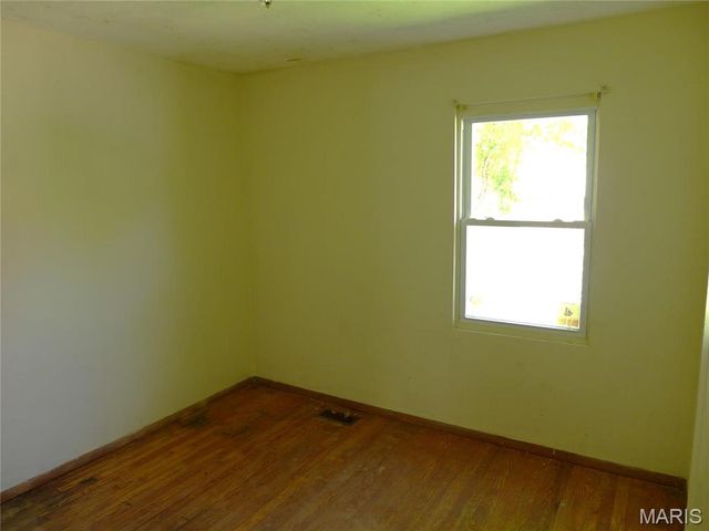 340 Wedge Drive, St Louis, MO 63135