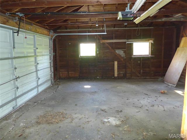 340 Wedge Drive, St Louis, MO 63135