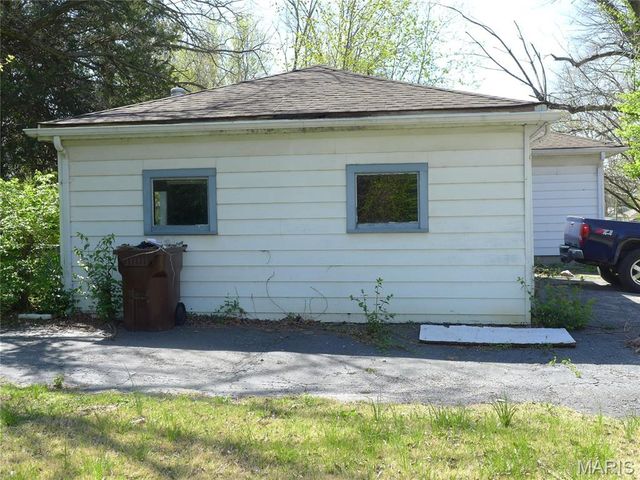 340 Wedge Drive, St Louis, MO 63135