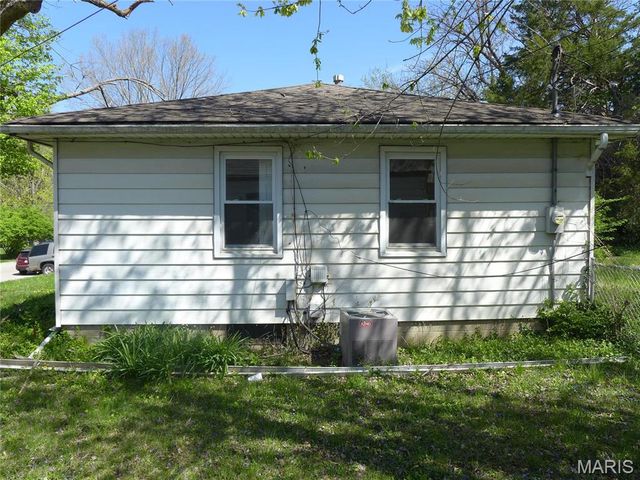 340 Wedge Drive, St Louis, MO 63135