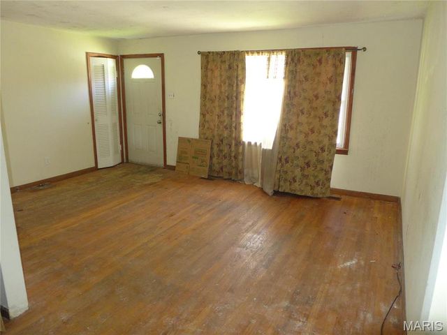 340 Wedge Drive, St Louis, MO 63135