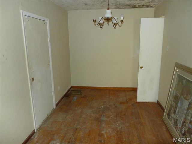 340 Wedge Drive, St Louis, MO 63135