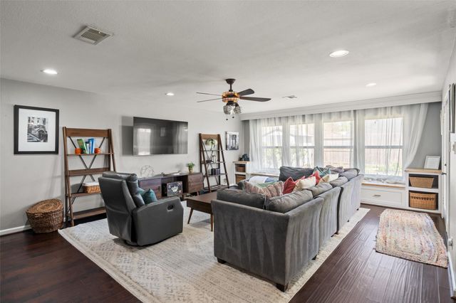5818 Verdome Lane, Houston, TX 77092