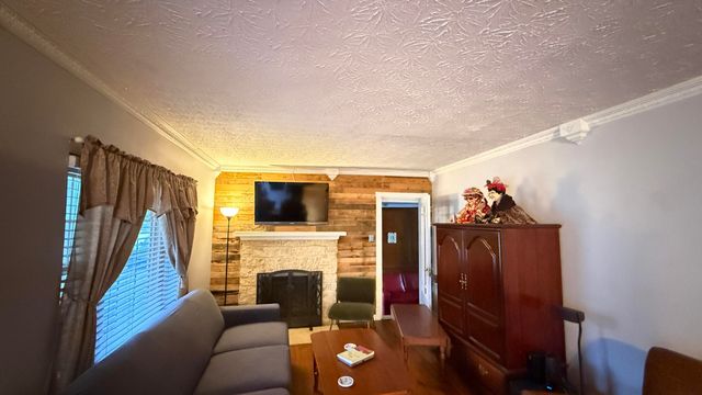 128 Cherry Road, Berea, KY 40403