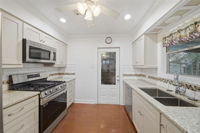 5 Ramey Circle, Houston, TX 77075