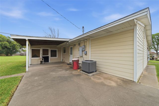 5 Ramey Circle, Houston, TX 77075