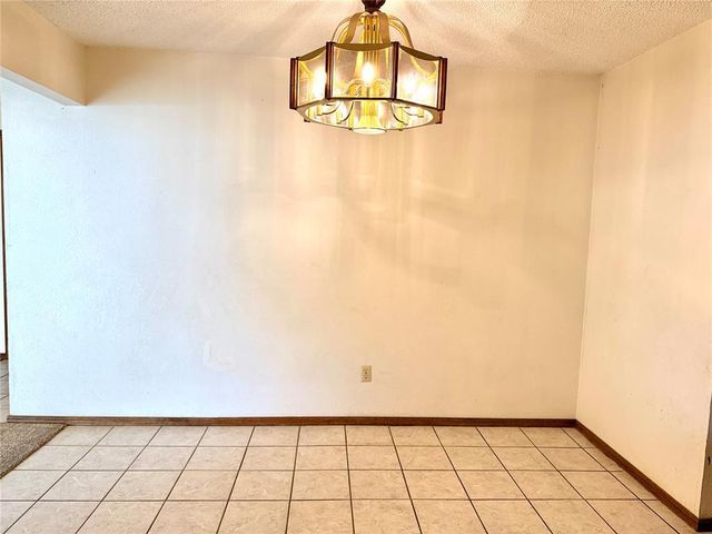 10325 Exter Avenue, Yukon, OK 73099