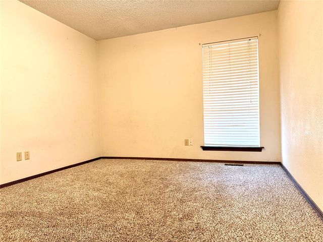 10325 Exter Avenue, Yukon, OK 73099