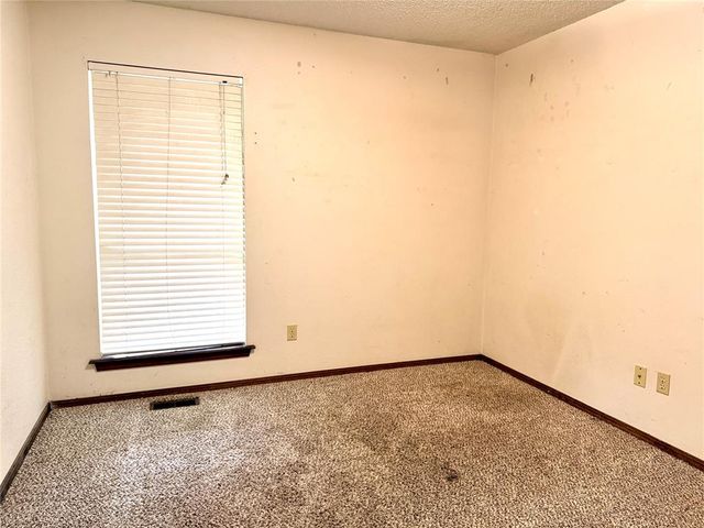 10325 Exter Avenue, Yukon, OK 73099