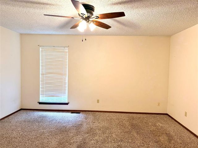 10325 Exter Avenue, Yukon, OK 73099