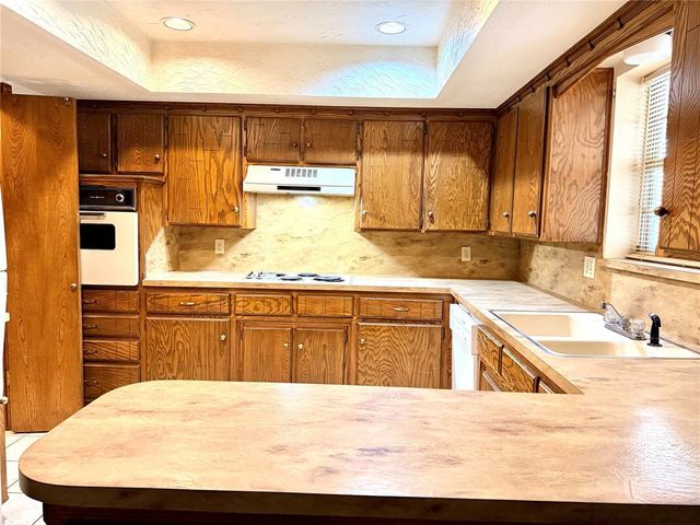 10325 Exter Avenue, Yukon, OK 73099