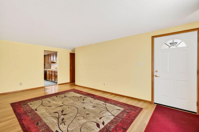 6137 AMBLESIDE Drive, Columbus, OH 43229