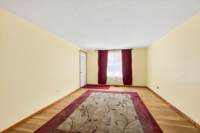 6137 AMBLESIDE Drive, Columbus, OH 43229