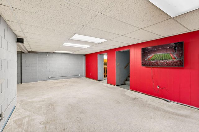 6137 AMBLESIDE Drive, Columbus, OH 43229