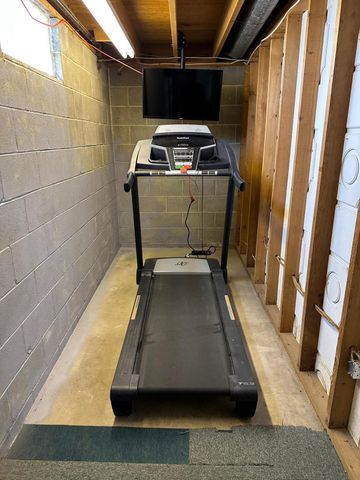 6137 AMBLESIDE Drive, Columbus, OH 43229