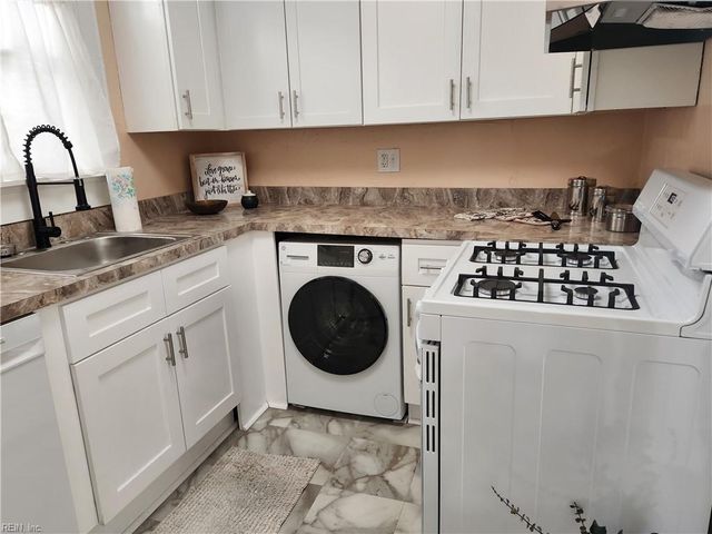 1915 Prentis AVE, Portsmouth, VA 23704