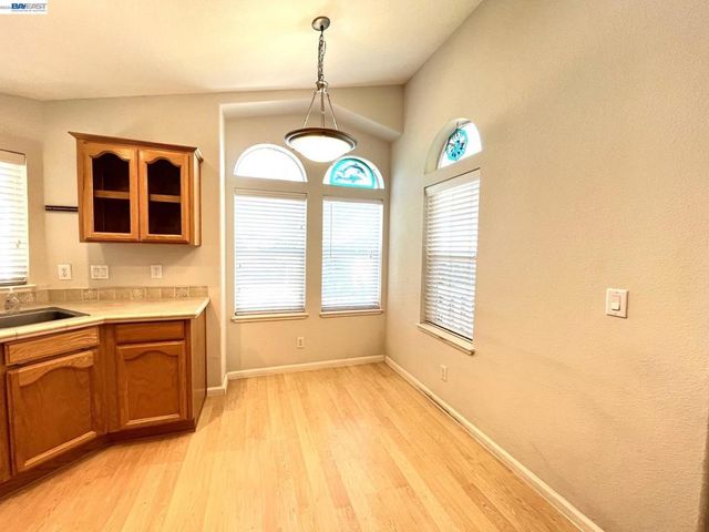 209 Santa Susana, San Leandro, CA 94579