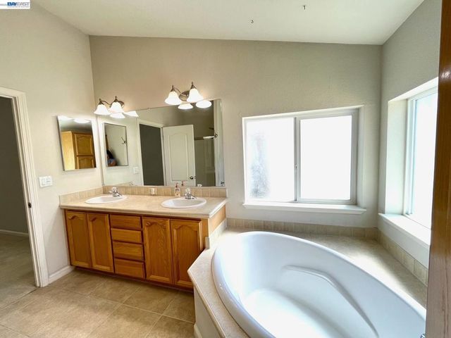 209 Santa Susana, San Leandro, CA 94579