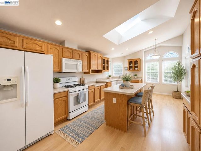 209 Santa Susana, San Leandro, CA 94579