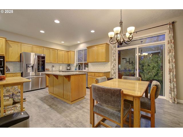 58812 EVERGREEN Loop, St Helens, OR 97051