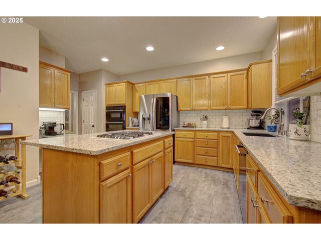 58812 EVERGREEN Loop, St Helens, OR 97051