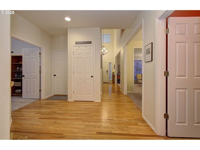 58812 EVERGREEN Loop, St Helens, OR 97051