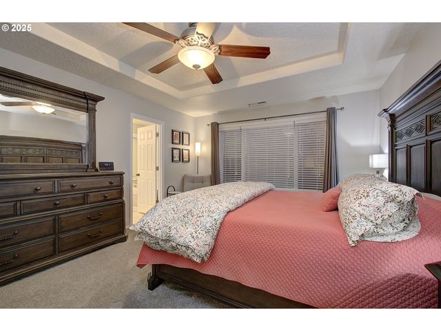 58812 EVERGREEN Loop, St Helens, OR 97051