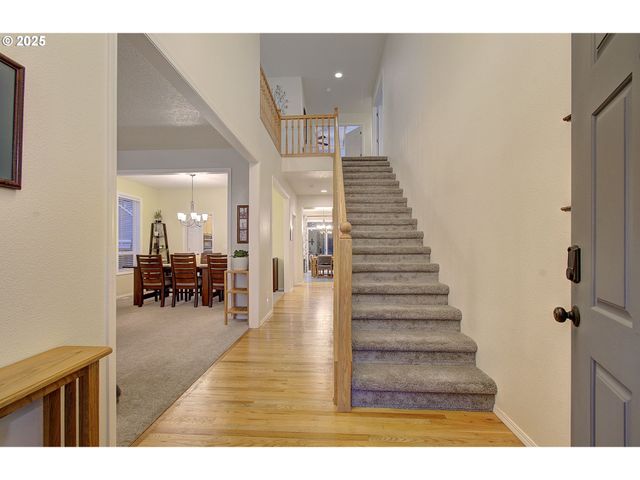 58812 EVERGREEN Loop, St Helens, OR 97051