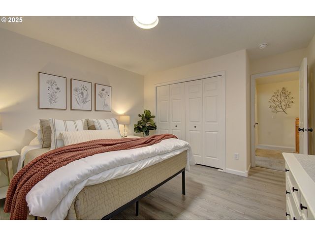 58812 EVERGREEN Loop, St Helens, OR 97051