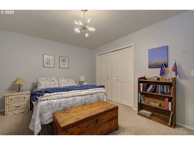 58812 EVERGREEN Loop, St Helens, OR 97051